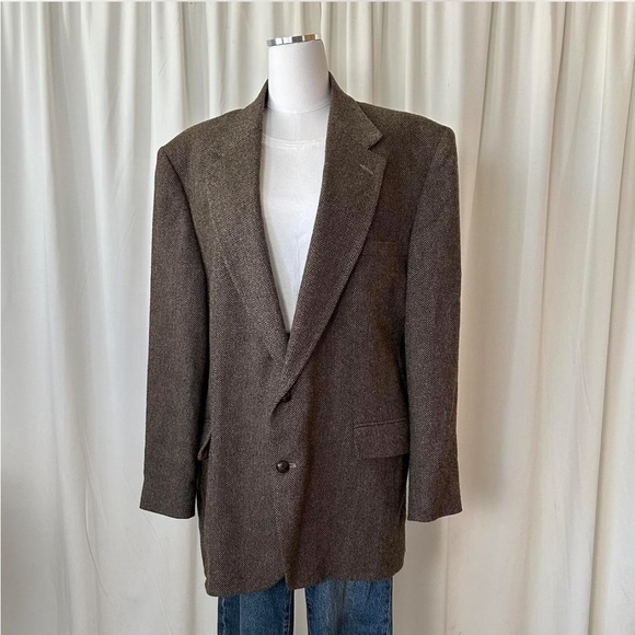 Vintage Deansgate Brown herringbone tweed wool sport coat. - Picture 3 of 8